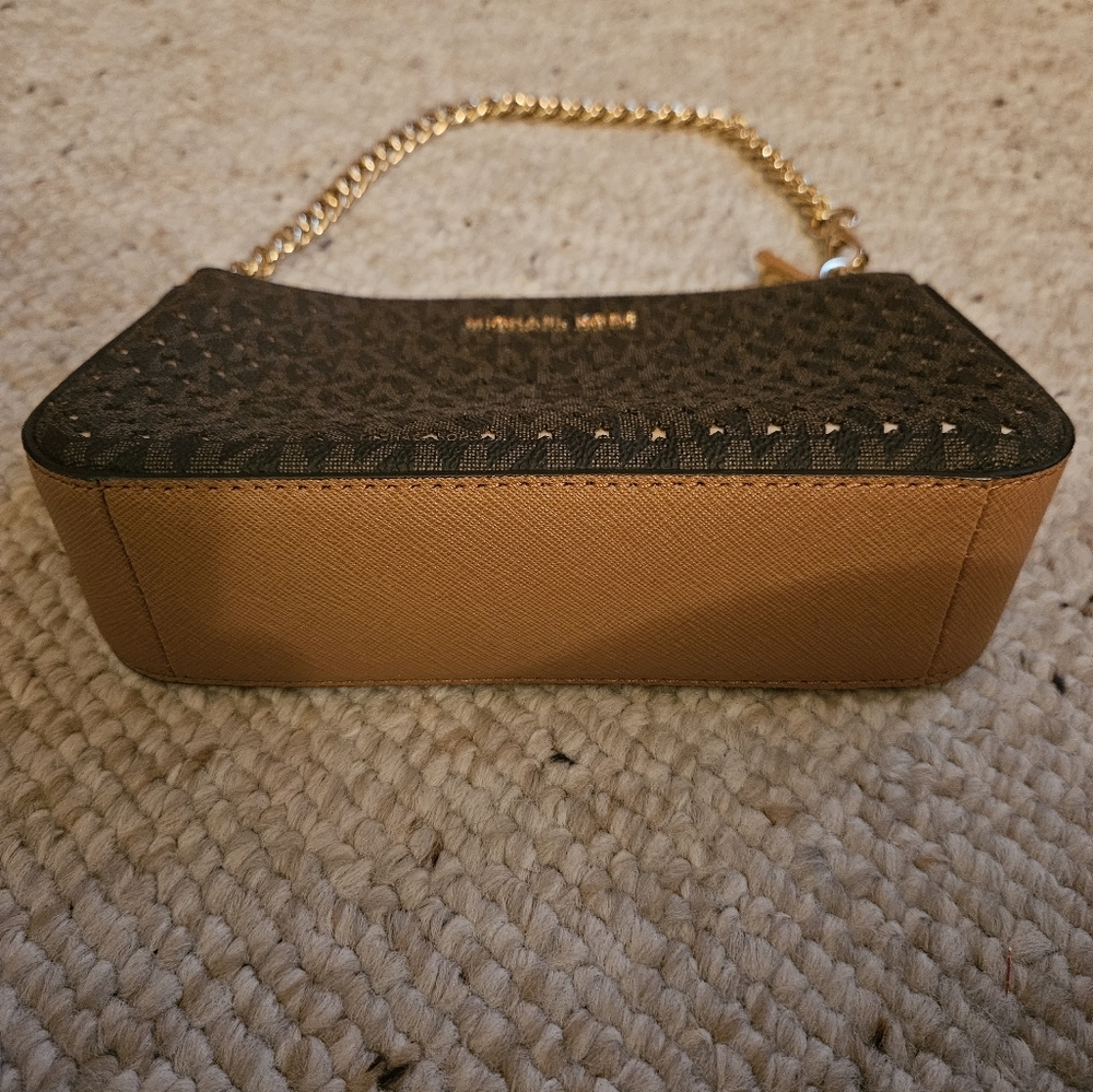 Michael Kors Signature Logo Mini Bag - Picture 4 of 11